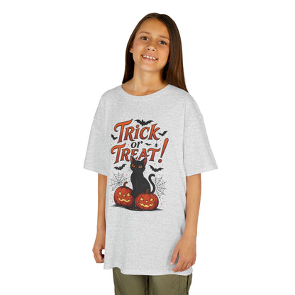 Cute Trick or Treat Black Cat T-Shirt for Girls Boys, Fun Spooky Halloween Tee, Pumpkin Cat Shirt for Kids, Fall Party Outfit